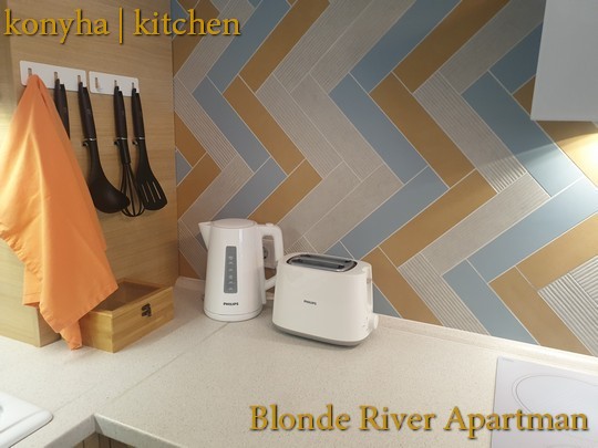 Blonde River Kálvária Apartment - Kitchen