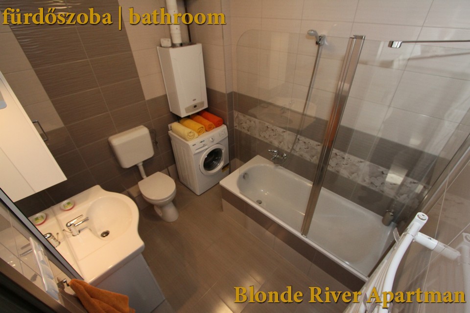 Blonde River Sőtér Apartment - Bathroom Blonde River Sőtér Apartment - Bathroom